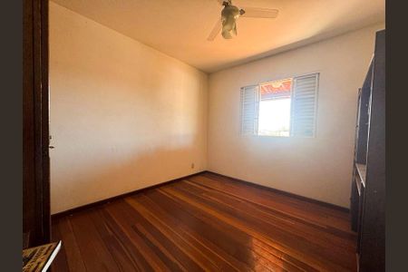 Casa à venda com 360m², 5 quartos e 4 vagasQuarto 4