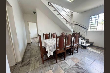 Casa à venda com 360m², 5 quartos e 4 vagasSala de Jantar