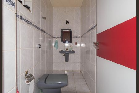 Casa à venda com 180m², 4 quartos e 3 vagas Casa à venda com 180m², 4 quartos e 3 vagasLavabo