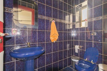 Casa à venda com 180m², 4 quartos e 3 vagas Casa à venda com 180m², 4 quartos e 3 vagasLavabo 2