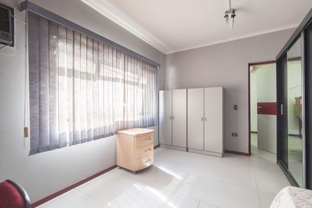 Casa à venda com 180m², 4 quartos e 3 vagas Casa à venda com 180m², 4 quartos e 3 vagasQuarto 4