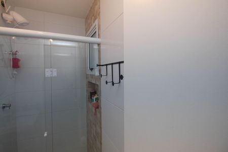Apartamento à venda com 46m², 2 quartos e 1 vaga Apartamento à venda com 46m², 2 quartos e 1 vagaBanheiro