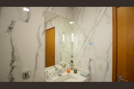 Casa à venda com 250m², 3 quartos e 2 vagasBanheiro Social