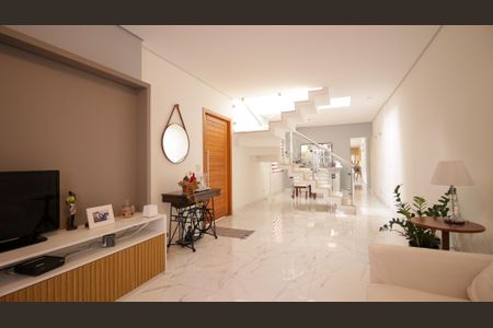 Casa à venda com 250m², 3 quartos e 2 vagasSala