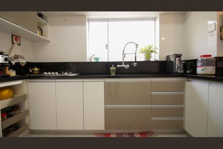 Casa à venda com 250m², 3 quartos e 2 vagasCozinha