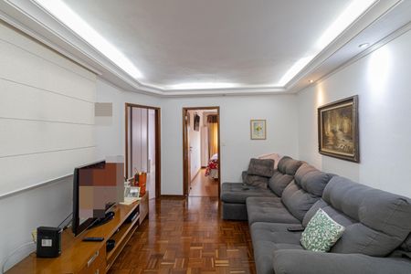 Casa à venda com 235m², 2 quartos e 3 vagas Casa à venda com 235m², 2 quartos e 3 vagasSala