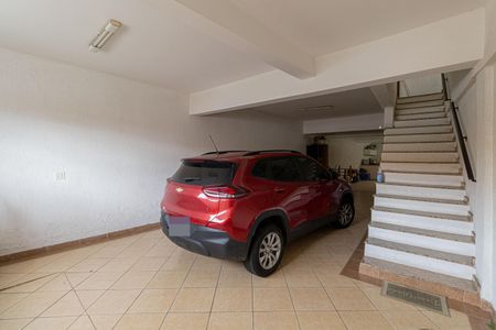 Casa à venda com 235m², 2 quartos e 3 vagas Casa à venda com 235m², 2 quartos e 3 vagasGaragem