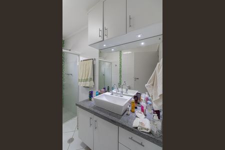 Casa à venda com 235m², 2 quartos e 3 vagas Casa à venda com 235m², 2 quartos e 3 vagasBanheiro