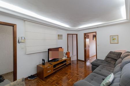 Casa à venda com 235m², 2 quartos e 3 vagas Casa à venda com 235m², 2 quartos e 3 vagasSala