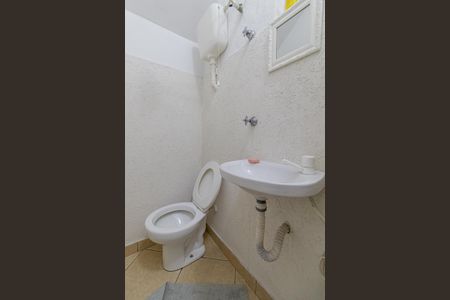 Casa à venda com 235m², 2 quartos e 3 vagas Casa à venda com 235m², 2 quartos e 3 vagasLavabo Garagem