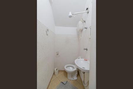 Casa à venda com 235m², 2 quartos e 3 vagas Casa à venda com 235m², 2 quartos e 3 vagasLavabo Garagem