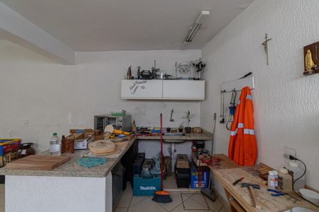 Casa à venda com 235m², 2 quartos e 3 vagas Casa à venda com 235m², 2 quartos e 3 vagasGaragem