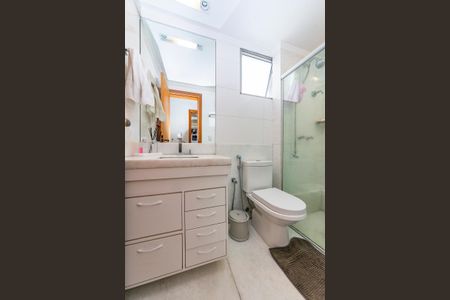 Apartamento à venda com 180m², 4 quartos e 3 vagas Apartamento à venda com 180m², 4 quartos e 3 vagasBanheiro Social