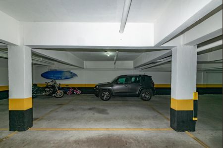 Apartamento à venda com 180m², 4 quartos e 3 vagas Apartamento à venda com 180m², 4 quartos e 3 vagasGaragem