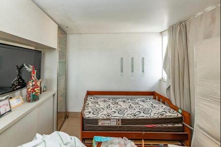 Apartamento à venda com 180m², 4 quartos e 3 vagas Apartamento à venda com 180m², 4 quartos e 3 vagasQuarto 1