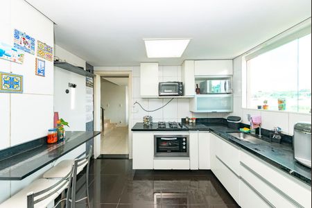 Apartamento à venda com 180m², 4 quartos e 3 vagas Apartamento à venda com 180m², 4 quartos e 3 vagasCozinha