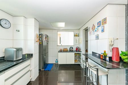 Apartamento à venda com 180m², 4 quartos e 3 vagas Apartamento à venda com 180m², 4 quartos e 3 vagasCozinha