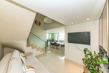 Apartamento à venda com 180m², 4 quartos e 3 vagas Apartamento à venda com 180m², 4 quartos e 3 vagasSala 1