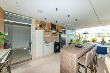 Apartamento à venda com 180m², 4 quartos e 3 vagas Apartamento à venda com 180m², 4 quartos e 3 vagasVaranda gourmet