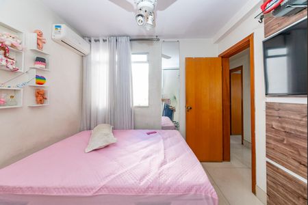 Apartamento à venda com 180m², 4 quartos e 3 vagas Apartamento à venda com 180m², 4 quartos e 3 vagasQuarto 3