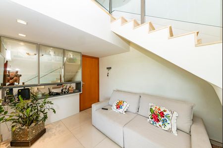 Apartamento à venda com 180m², 4 quartos e 3 vagas Apartamento à venda com 180m², 4 quartos e 3 vagasSala 1