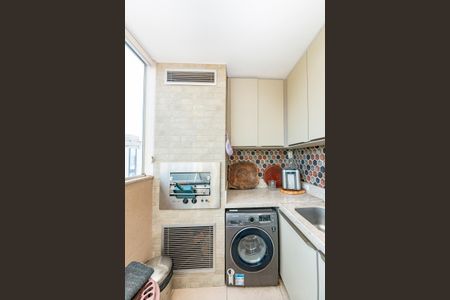 Apartamento à venda com 180m², 4 quartos e 3 vagas Apartamento à venda com 180m², 4 quartos e 3 vagasVaranda gourmet - Área de Serviço