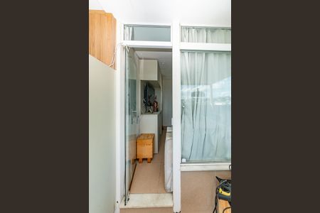 Apartamento à venda com 180m², 4 quartos e 3 vagas Apartamento à venda com 180m², 4 quartos e 3 vagasQuarto 1