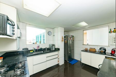 Apartamento à venda com 180m², 4 quartos e 3 vagas Apartamento à venda com 180m², 4 quartos e 3 vagasCozinha