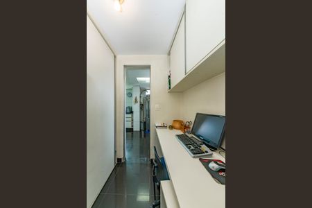 Apartamento à venda com 180m², 4 quartos e 3 vagas Apartamento à venda com 180m², 4 quartos e 3 vagasEscritório