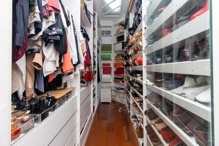 Apartamento à venda com 175m², 2 quartos e 7 vagasCloset da suíte 1