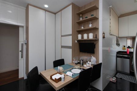 Apartamento à venda com 175m², 2 quartos e 7 vagasCozinha