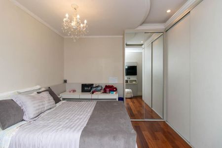 Apartamento à venda com 175m², 2 quartos e 7 vagasQuarto suíte 2