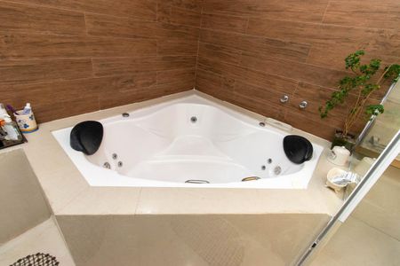 Apartamento à venda com 175m², 2 quartos e 7 vagasBanheiro da Suíte 1