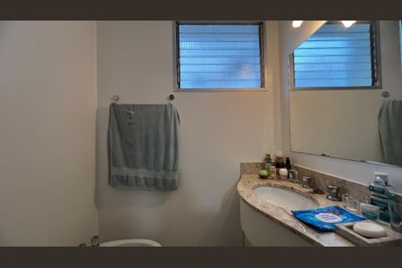 Apartamento à venda com 75m², 2 quartos e 1 vagaBanheiro da Suíte