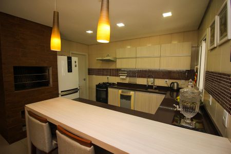 Casa à venda com 400m², 4 quartos e 5 vagasCozinha