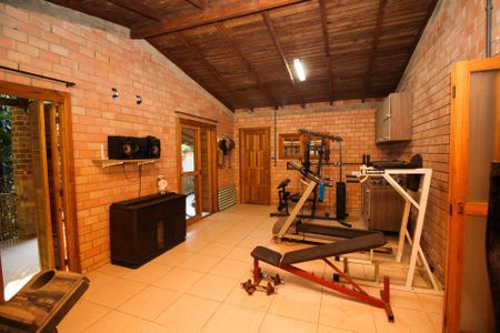 Casa à venda com 400m², 4 quartos e 5 vagasAcademia