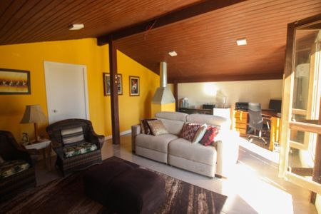 Casa à venda com 400m², 4 quartos e 5 vagasSuíte 3