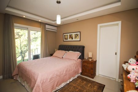 Casa à venda com 400m², 4 quartos e 5 vagasSuíte 2