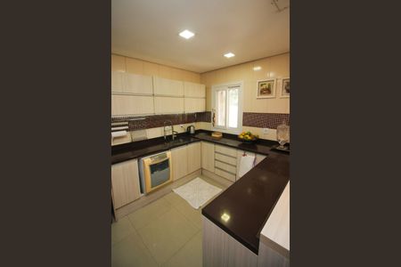 Casa à venda com 400m², 4 quartos e 5 vagasCozinha