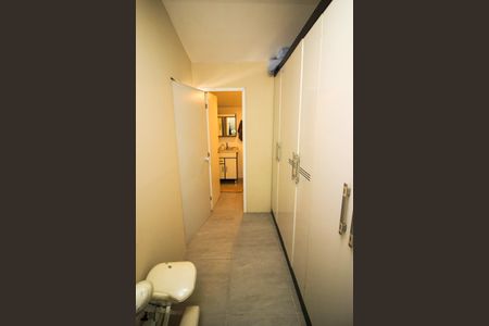 Casa à venda com 400m², 4 quartos e 5 vagasCloset da suíte 3