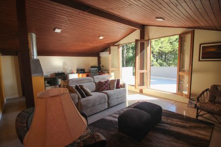 Casa à venda com 400m², 4 quartos e 5 vagasSuíte 3