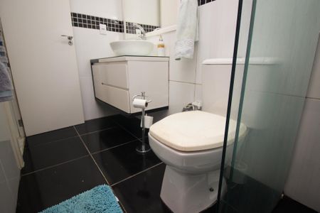 Casa à venda com 400m², 4 quartos e 5 vagasBanheiro da Suíte 2