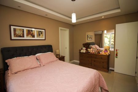 Casa à venda com 400m², 4 quartos e 5 vagasSuíte 2