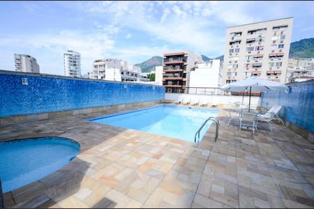 Apartamento à venda com 168m², 3 quartos e 4 vagasÁrea comum - Piscina