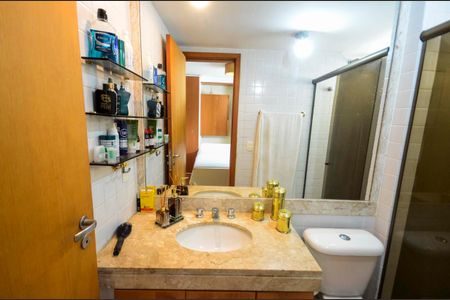 Apartamento à venda com 168m², 3 quartos e 4 vagasBanheiro da Suíte