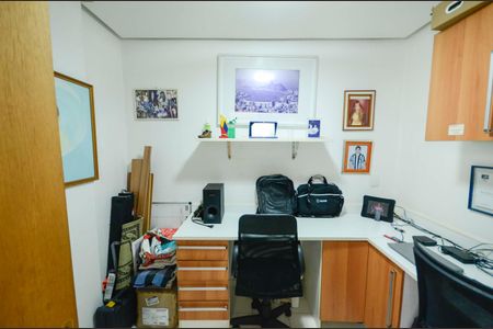 Apartamento à venda com 168m², 3 quartos e 4 vagasQuarto de Serviço