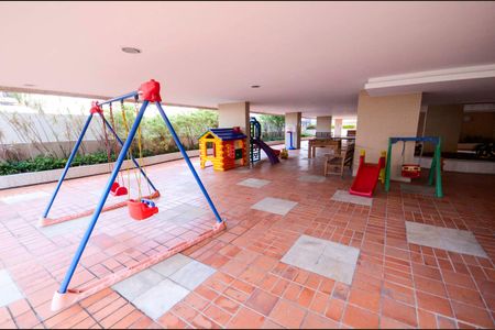 Apartamento à venda com 168m², 3 quartos e 4 vagasÁrea comum - Playground