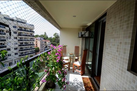 Apartamento à venda com 168m², 3 quartos e 4 vagasVaranda da Sala