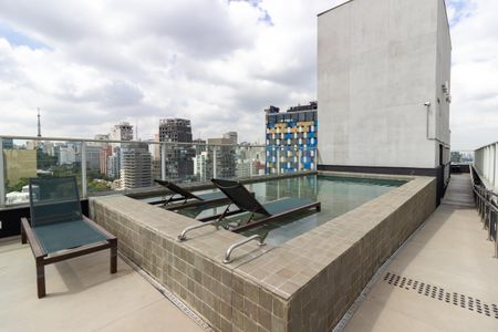 Studio para alugar com 26m², 1 quarto e sem vaga Studio para alugar com 26m², 1 quarto e sem vagaÁrea comum - Piscina