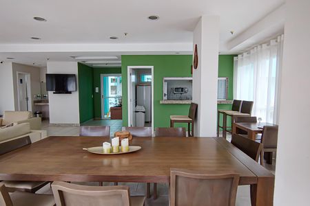 Apartamento à venda com 77m², 2 quartos e 1 vagaÁrea comum